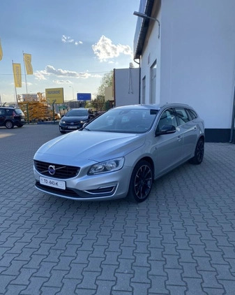 Volvo V60 cena 38900 przebieg: 20000, rok produkcji 2015 z Warszawa małe 211